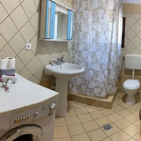 Nomad House-entire House At Your Disposal,4 Guests * Berat