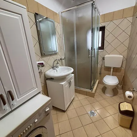 Nomad House-entire House At Your Disposal,4 Guests Lejlighed Berat