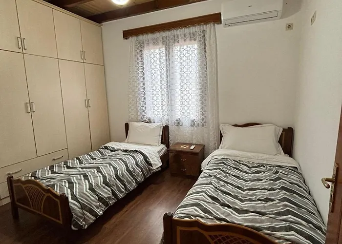 Nomad House-entire House At Your Disposal,4 Guests